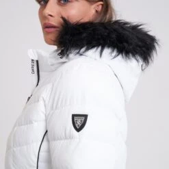 DARE 2B GLAMORIZE II JKT WHITE/BLKFUR 22 -Warm Winter Outlet Store 9 104371 glamorize ii jkt white blkfur dwp479 zue 06