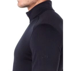 ICEBREAKER MERINO 200 OASIS LS HALF ZIP BLACK 23 -Warm Winter Outlet Store 9 43697 200 oasis ls half zip black 104367 001 05