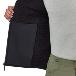 PATAGONIA M'S R2 TECHFACE JKT BLACK 23 -Warm Winter Outlet Store 9 77751 83625 blk 05